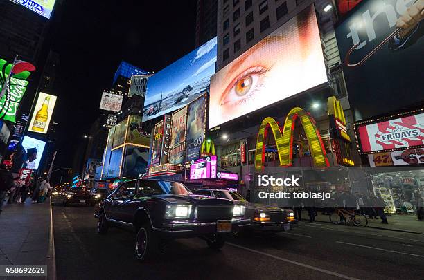 Times Square Foto de stock y más banco de imágenes de EE.UU. - EE.UU., Valla publicitaria electrónica, Aire libre