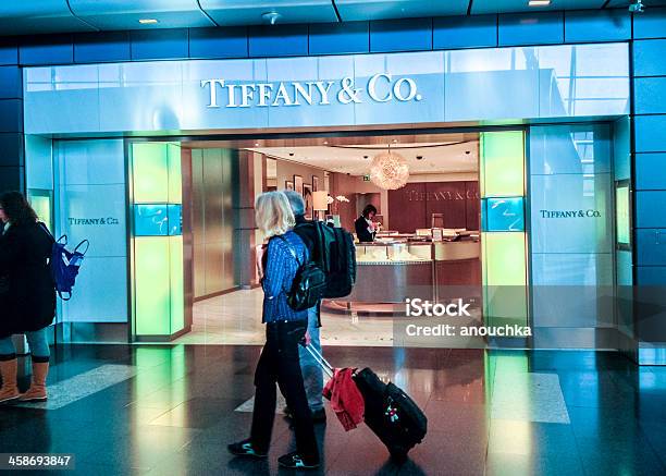 Photo libre de droit de Tiffany Dans Le Colorado Magasin De Laéroport De Zurich banque d'images et plus d'images libres de droit de Tiffany
