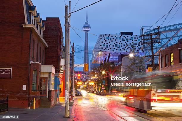 Foto de Toronto Mccaul Street e mais fotos de stock de Arquitetura - Arquitetura, As Américas, Azul