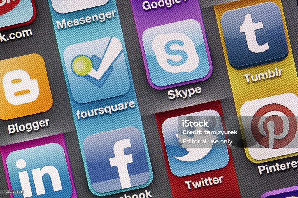 Aplicações de redes sociais em Apple iPhone 4 - Royalty-free Aplicação móvel Foto de stock