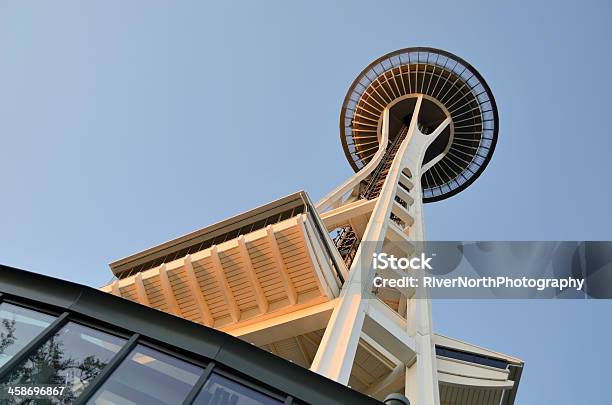 Space Needle Seattle - zdjęcia stockowe i więcej obrazów Architektura - Architektura, Bez ludzi, Bezchmurne niebo