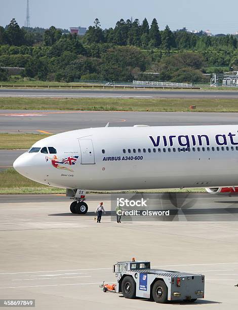 Virgin Atlantic Airlines Airbus A 340600 Stockfoto und mehr Bilder von Bodenpersonal - Bodenpersonal, Fotografie, Hergestellter Gegenstand