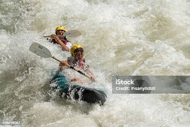 Rafting - Fotografie stock e altre immagini di Ambientazione esterna - Ambientazione esterna, Attività, Attività all'aperto