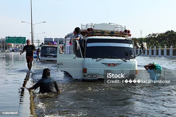 Tailândia Inundações - Fotografias de stock e mais imagens de Banguecoque - Banguecoque, Enchente, Acidentes e Desastres