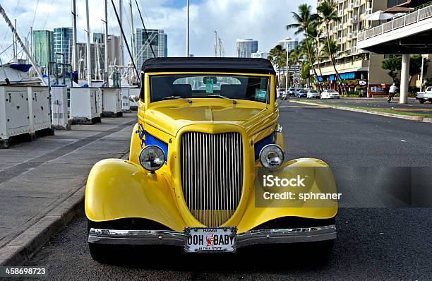 Foto de Bebê e mais fotos de stock de Amarelo - Amarelo, Antiguidade, Carro