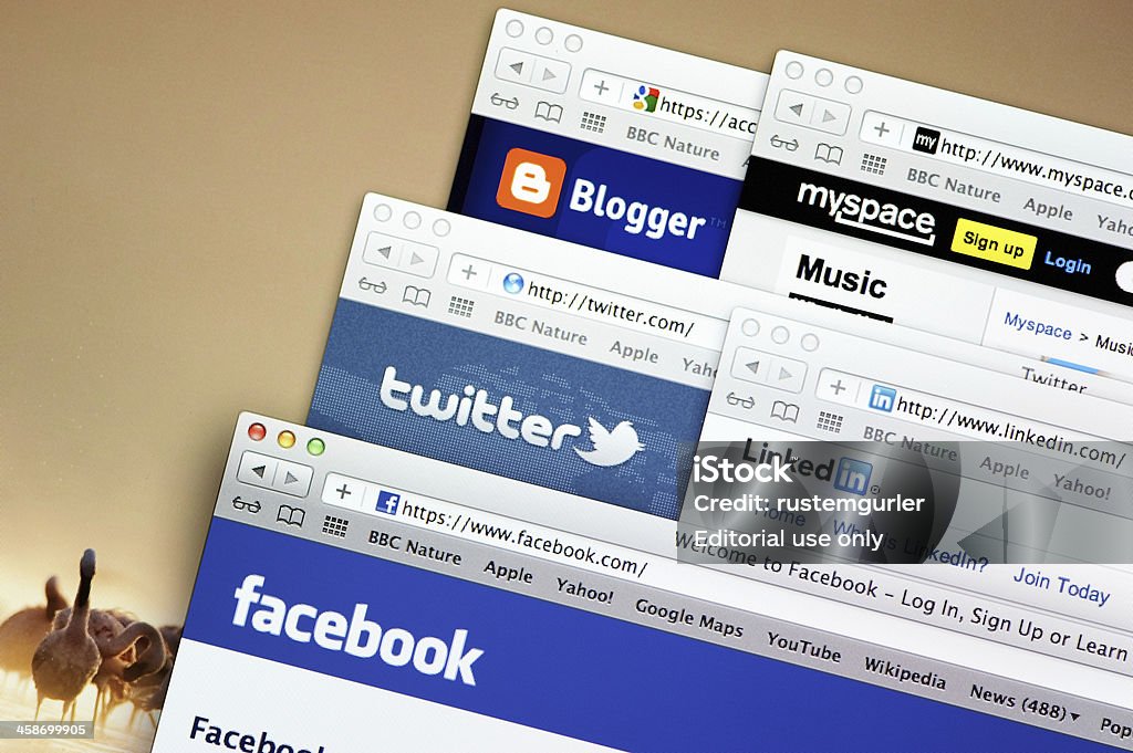 sites de redes sociais no ecrã do computador - Royalty-free Blogar Foto de stock