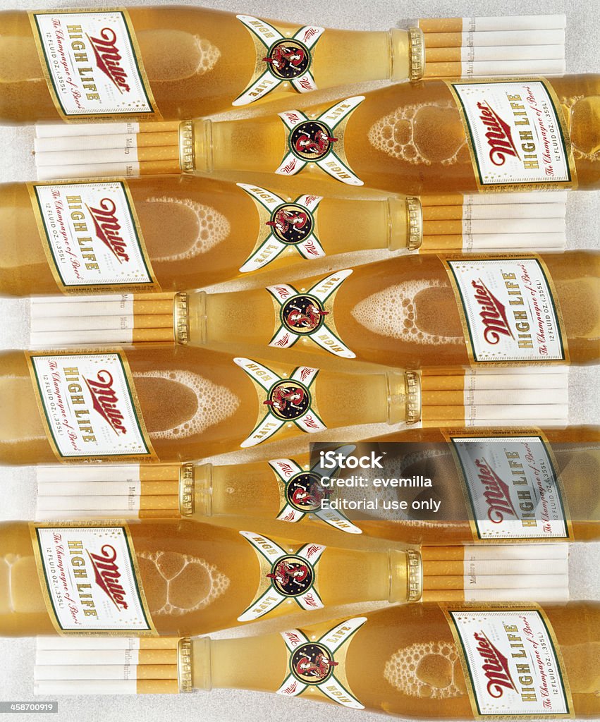 Bia Miller Và Thuốc Lá Marlboro Hình ảnh Sẵn có - Tải xuống Hình ...