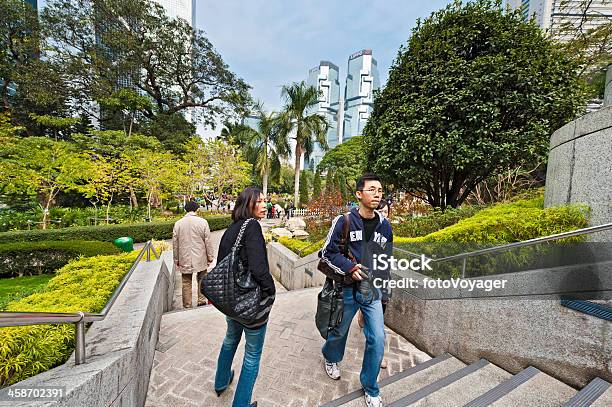 Photo libre de droit de Les Touristes Chinois Qui Se Rendent À Hong Kong Park Le Weekend banque d'images et plus d'images libres de droit de Hong Kong Park