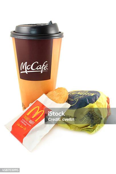 Mcdonaldsmccafe Café Hash Marrón Y Un Huevo Mcmuffin Foto de stock y más banco de imágenes de McDonald's