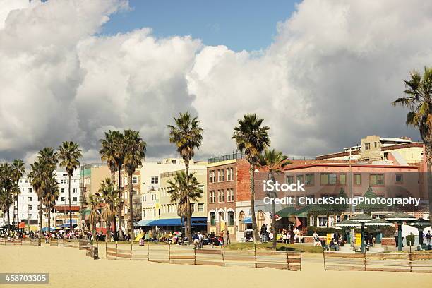 Пляж Venice Beach Калифорния Туристическая Boardwalk — стоковые фотографии и другие картинки Деловой центр города