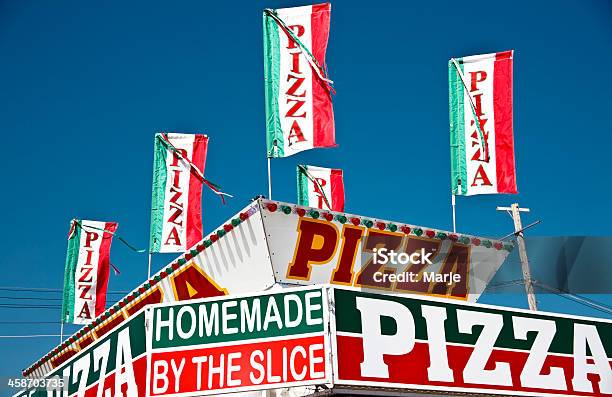 Barraca De Pizza - Fotografias de stock e mais imagens de Alimentação Não-saudável - Alimentação Não-saudável, Arte, Cultura e Espetáculo, Barraca de Pizza