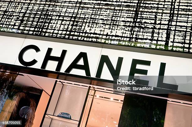 Couture С Логотипом Chanel — стоковые фотографии и другие картинки Designer Label - Designer Label, Азия, Без людей