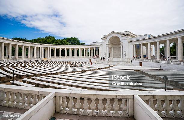Anfiteatro De Arlington En El Cementerio Nacional De Arlington Virginia Usa Foto de stock y más banco de imágenes de Arlington