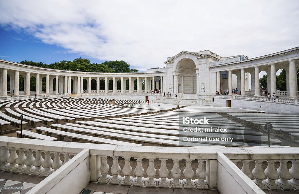 Anfiteatro del monumento al Cimitero Nazionale di Arlington, Virginia, Stati Uniti - Foto stock royalty-free di Arlington - Virginia