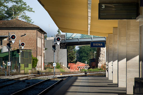 Siena estación de tren - foto de stock