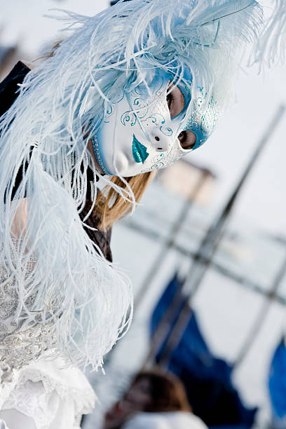 máscara de carnaval de venecia - venice italy flash fotografías e imágenes de stock