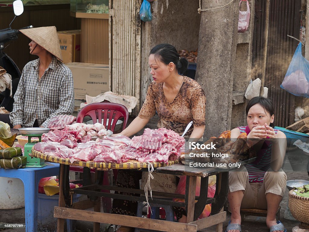 Mulher sentada em uma rua-lado bloqueia, Hanói, Vietname - Royalty-free 20-29 Anos Foto de stock