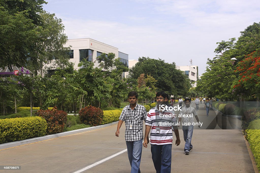 Indian ingegneri software andare in ufficio - Foto stock royalty-free di Affari