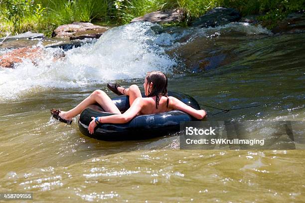 Innertube Acción En El Parque Golden Colorado Whitewater Foto de stock y más banco de imágenes de Flotador - Inflable