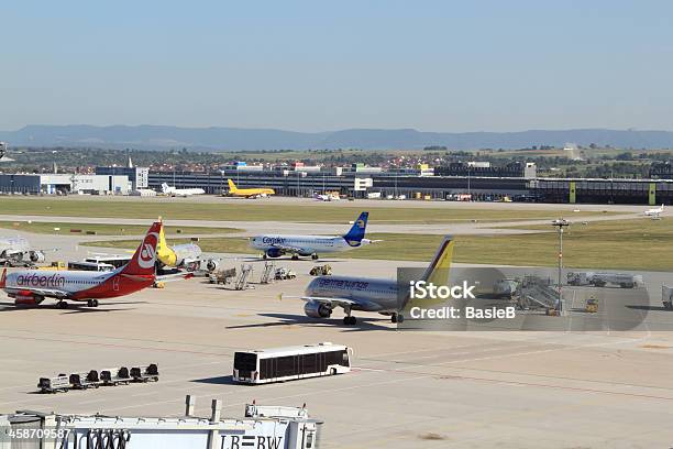 Flughafen Stuttgart Stockfoto und mehr Bilder von Air Berlin - Air Berlin, Architektur, Asphalt