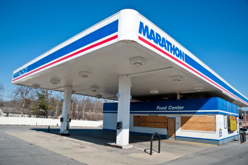Knoxville, Tennessee, USA - January 30, 2011:A Marathon station that has gone out of business.