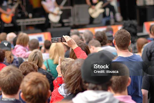 Audience A Mathew Street Festival A Liverpool - Fotografie stock e altre immagini di Chitarra - Chitarra, Composizione orizzontale, Comunicazione