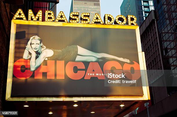 ビルボード 看板シカゴにブロードウェイミュージカル - セレブリティのストックフォトや画像を多数ご用意 - セレブリティ, 名声, 女