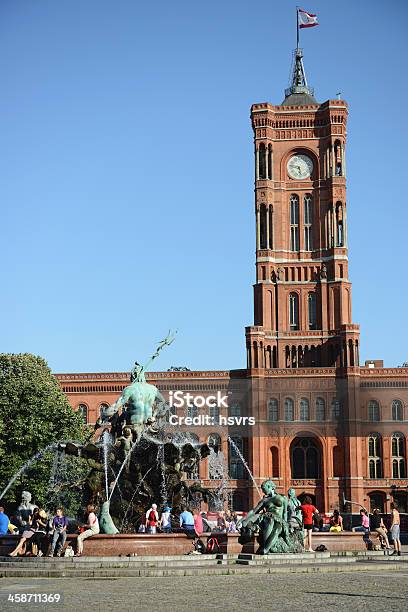 Fontanna Neptune I Czerwony Ratusz W Berlinie - zdjęcia stockowe i więcej obrazów Alexanderplatz