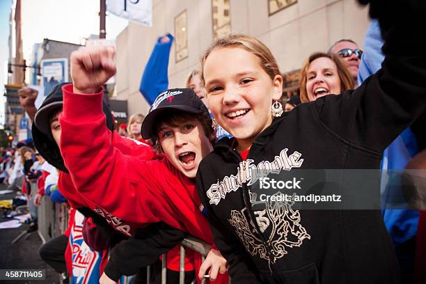 Philadelphia Phillies World Series Parade Foto de stock y más banco de imágenes de 2008 - 2008, Aclamar, Aficionado