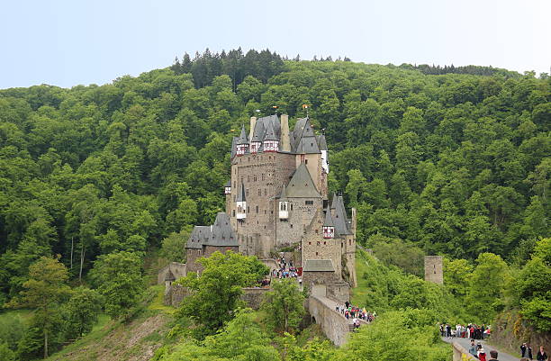 château d'eltz (château d'eltz), en allemagne. - germany fort castle german deutschemarks photos et images de collection