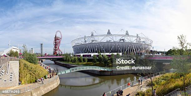 Foto de Órbita E O Estádio Olímpico e mais fotos de stock de Londres - Inglaterra - Londres - Inglaterra, Olympic Park - Londres, Jogos Olímpicos de Verão de 2012