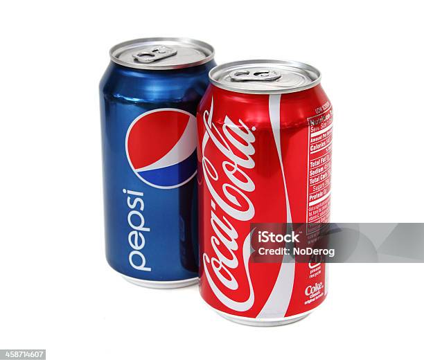 Pepsi E Coca Cola Bevande Gassate - Fotografie stock e altre immagini di Alimentazione non salutare - Alimentazione non salutare, Alluminio, Barattolo di alluminio