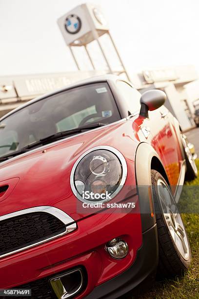 Vorderseite Eines Neuen Mini Cooper S Stockfoto und mehr Bilder von 2012 - 2012, Aufnahme von unten, Auto
