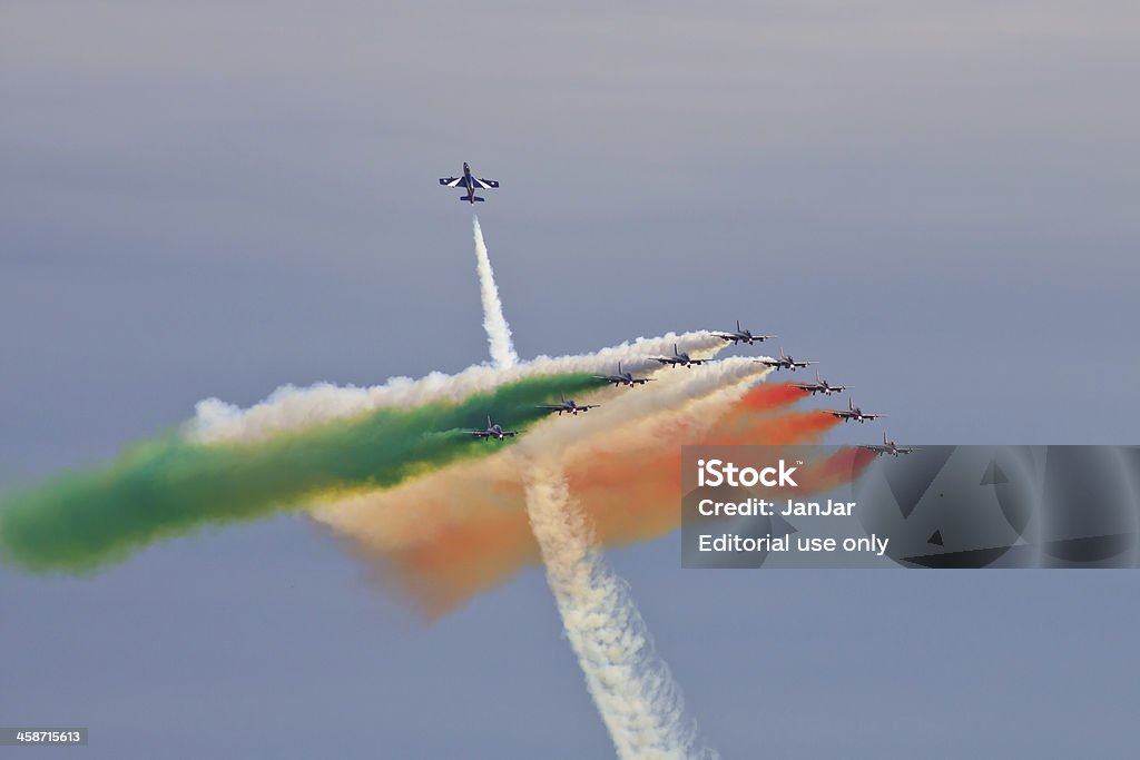 Flèches tricolores - Photo de Acrobate libre de droits