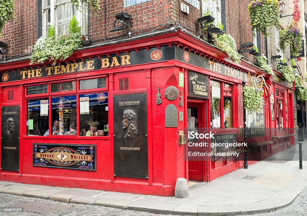 O Temple Bar em Dublin - Foto de stock de Fachada royalty-free