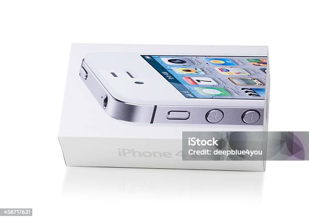 Iphone 4sbox Auf Weiß Stockfoto und mehr Bilder von Apple Computer - Apple Computer, Ausrüstung und Geräte, Berührungsbildschirm