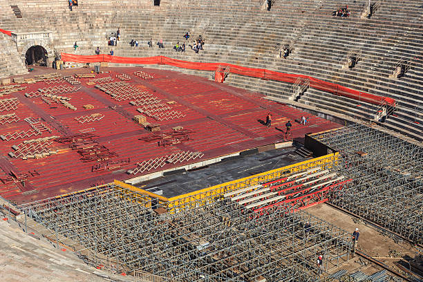 arena di verona, italia - editorial urban scene horizontal people foto e immagini stock