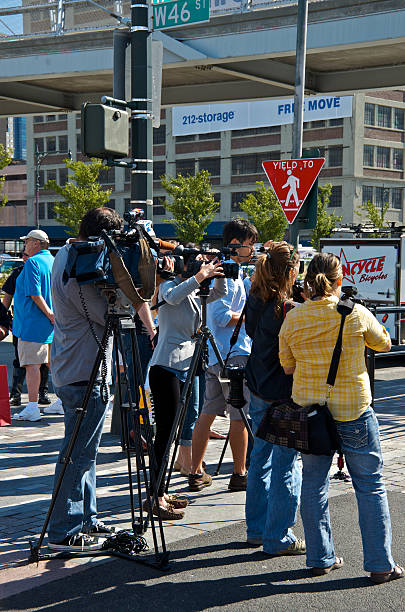 media fotografów, tour celna kurier zdarzenia, new york city - editorial shadow new york city manhattan zdjęcia i obrazy z banku zdjęć