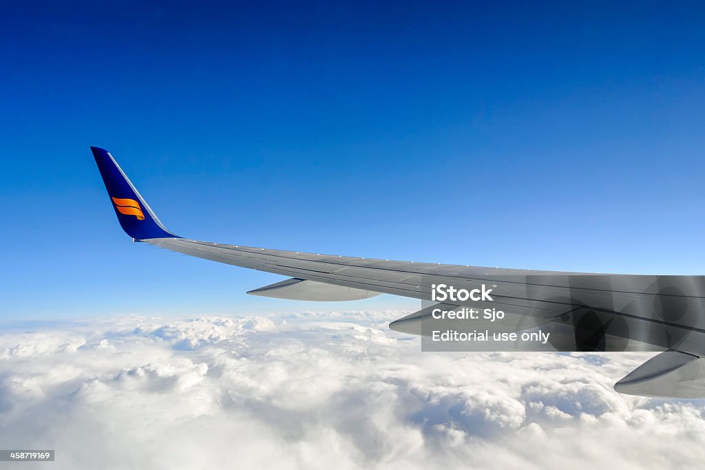 Icelandair airlines flying - Foto de stock de Aire libre libre de derechos