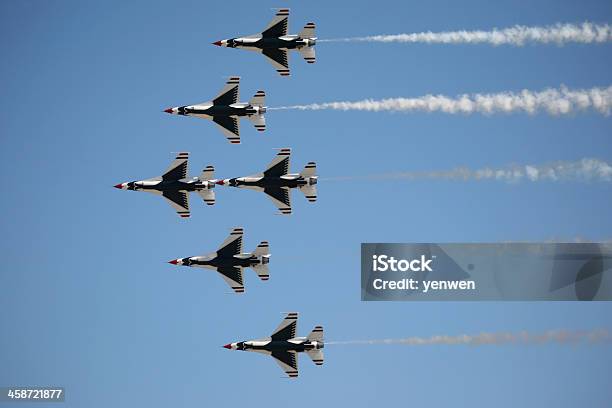 구성된 Usaf 미 공군 소속 공예비행단 Airshow에 대한 스톡 사진 및 기타 이미지 - Airshow, F-16 파이팅 팰콘, 공군