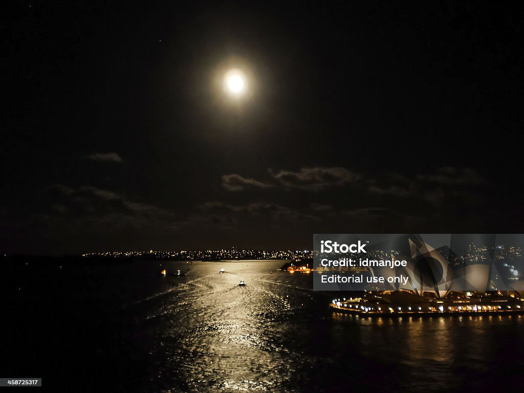 シドニーオペラハウスで満月日 - オーストラリアのロイヤリティフリーストックフォト