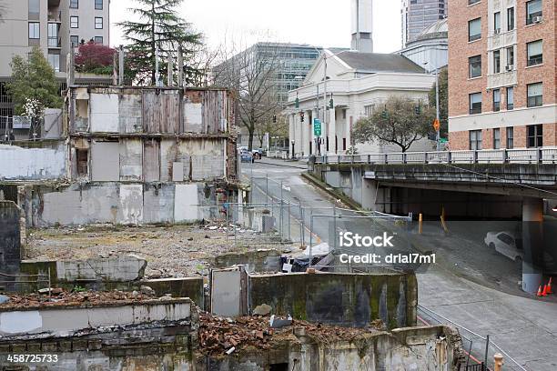 Rasgado Para Edifícios - Fotografias de stock e mais imagens de Ao Ar Livre - Ao Ar Livre, Centro da Cidade, Demolido