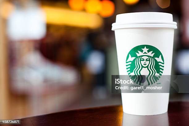 Grande Starbucks To Go Cup On Table Stock Photo - Download Image Now - Starbucks, Coffee - Drink, Coffee Cup