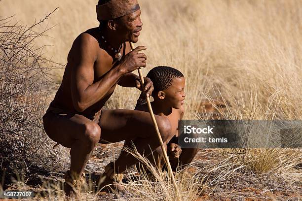 Bushman Pie Foto de stock y más banco de imágenes de Niño - Niño, África, Namibia