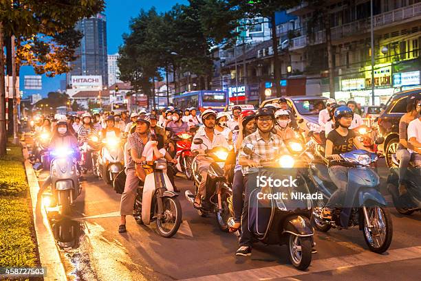 Verkehr In Vietnam Stockfoto und mehr Bilder von Abenddämmerung - Abenddämmerung, Asiatischer und Indischer Abstammung, Asien