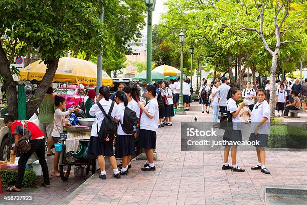 Alunos Hora De Almoço - Fotografias de stock e mais imagens de Adolescente - Adolescente, Adulto, Ao Ar Livre