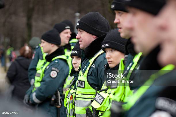 Cerca De 200 Agentes Da Polícia Garantir Segurança Durante O Mês De Março - Fotografias de stock e mais imagens de Desfile