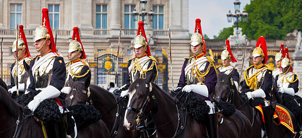 cérémonie trooping the colour" et - household cavalry photos et images de collection