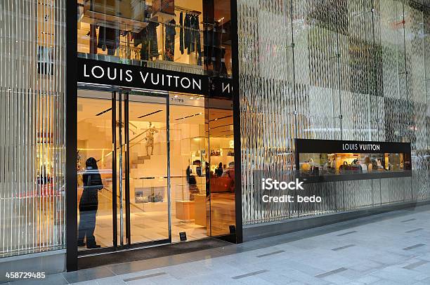 Louis Vuitton Boutique Stock Photo - Download Image Now - Louis Vuitton -  Designer Label, Store, Beauty - iStock
