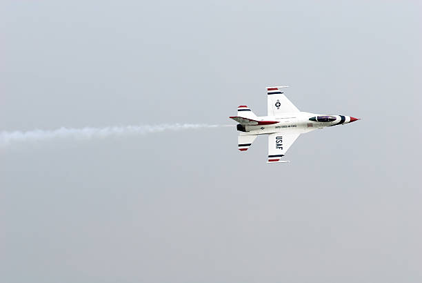 thunderbirds (us air force) - air force teamwork fighter plane airplane foto e immagini stock